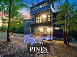 5 Bedroom - Four En-Suite & Bunk Loft w/half bath – hotel w mieście Hochatown