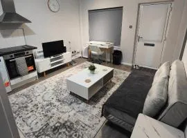 Lovely 1 Bed apartment available