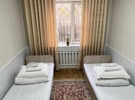 Sayakatchy hostel, hotel di Bishkek