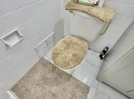 Bright & Comfortable Private Room -Shared Bathroom