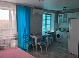 люксовая квартирка в стиле пэчворк в центре, Hotel in Krementschuk