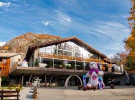 Grand Hotel Courmayeur Mont Blanc, by R Collection Hotels, hotel v destinaci Courmayeur