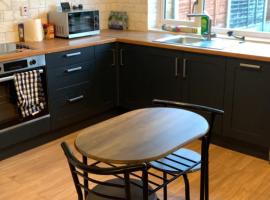 Melody cosy comfortable room in fennan high way, hotel in Tilbury