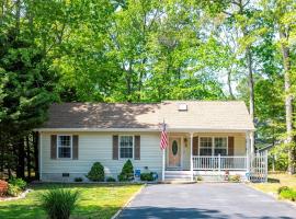 Single Family Retreat in Ocean Pines!, hotel di Ocean Pines