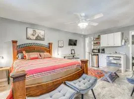 1 Mi to Ruidoso Winter Park! Studio with Pool Access