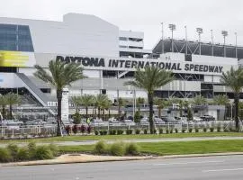 Daytona Beach Club 320- Daytona Dreamin'