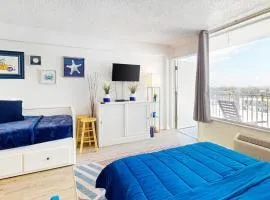 Daytona Beach Club 525-Delights in Daytona