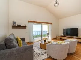 Rosas House, private house with jacuzzi and BBQ