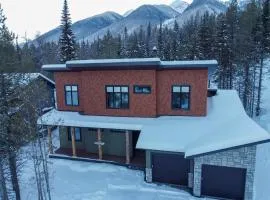 Moose Lodge by Fernie Central Reservations