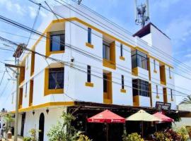 Hostal Pulpos – hotel w mieście Bombiso