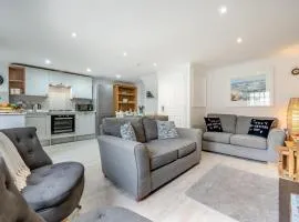 3 Bed in Padstow oc-p00397