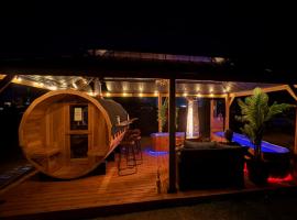 Prairie Junction Resort - Furnished RV Apartments, glamping em Stettler