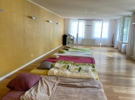 Beautiful group Room in Bern with Parking & Massage, Hotel in Ostermundigen