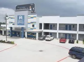 Hotel Royale IAH Airport North Houston I-45