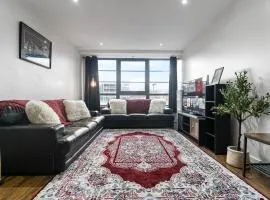 Elegant 2-Bed with Traditional Touches