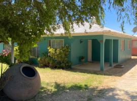 El Parrón, hotel v mestu Alto de los Padillas