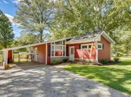 Lakeside Cedar Pines Bungalow 5 Mi to Main St!