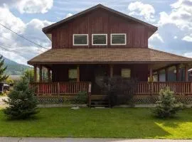 Huckleberry Lodge by Fernie Central Reservations