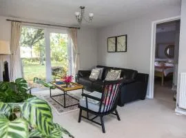 Calm Private Apartment Ideal to Work, Rest Explore