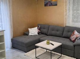 Gold Apartman, hotel in Veternik