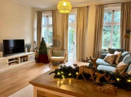 Agapella Apartamenty- Sopot Cottage Ogród 400m od plaży 6 dorosłych i dzieci, hotel v Sopotech