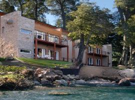 Refugio del Lago โรงแรมใกล้ ทะเลสาบกูเตียร์เรซ ในซานคาร์ลอส เด บาริโลเช