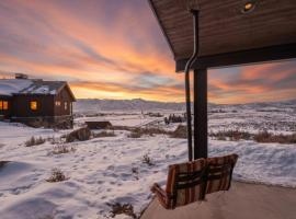 Luxury Park City Cabin with Private Sauna and Mountain Views, hotel di Park City