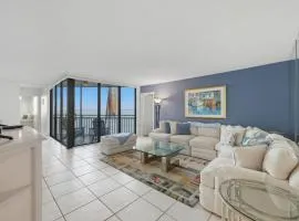 Waterfront Retreat in St. Petersburg Spacious 2-BR Condo with Balcony and Pool