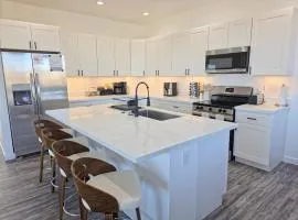 Lake Powell Views, Hot Tub, Game Room, Kayaks