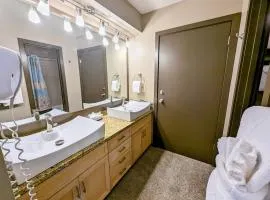 Quicksilver 1671 by SummitCove Lodging