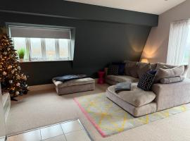 Reed Warbler - HM111 - Lower Mill Estate Penthouse Apartment with Spa Access，位于萨默福德凯恩斯的Spa酒店