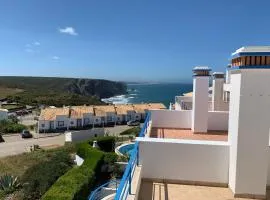 Pina Hideaway with a sea view rooftop terrace