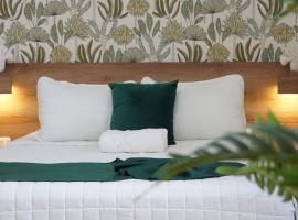 Kali Hotel, hotel pro pobyt s dom&aacute;c&iacute;mi mazl&iacute;čky v destinaci Santa Ana