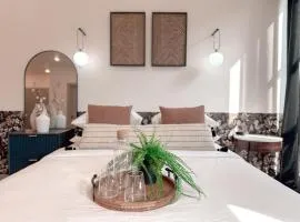 Roseland Studio - DT - DeepEllum - LowerGreenville