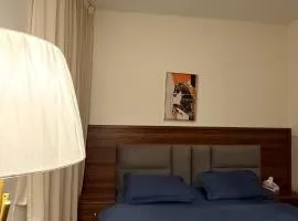 شقه فندقيه غرفة نوم وغرفة معيشه