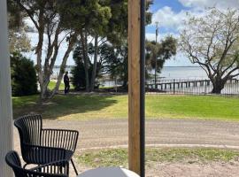 Lake Colac Holiday Park、コーラックのホテル