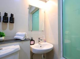 NXone luxury stay Day Bookings, hotel i Noida