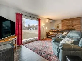 3 Mi to Dtwn Berthoud Home with Longs Peak Views