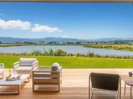 Lakeside Retreat Matarangi