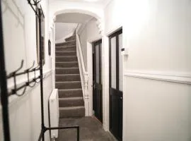 4 Cross Ifor Terrace