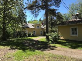 Old Hospital & Sauna at the Beach, hotel in Pargas