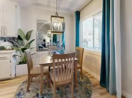 Charming Coastal Retreat at the Beach