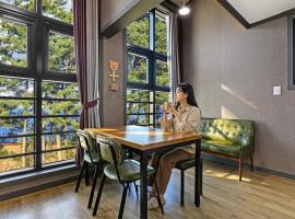 Samcheok Lamer Pension, hotel in Samcheok