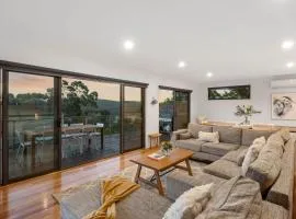 Idyllic Aireys Retreat - where ocean & hills meet