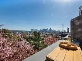 Queen Anne Secret Garden Space Needle & City Skylight View