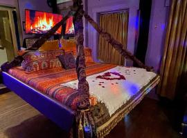 GENIE ROMANCE SUITE with King Size Flying Carpet Bed, Jet Tub, Karaoke, Sultan's Foot Massage Room, Hotel in Mount Vernon