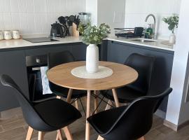 Increible departamento cercano al movistar arena, alojamiento con cocina en El Cerrillo