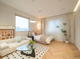 Moxi Cozy Ins-style Apartment Near Metro Lines 4 & 11 & Hongqiao