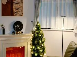 ZQ2 Kuramae, Entire Luxury House, 2 Bath 4Toilets, Three min walk to subway, Direct access to Asakusa, Ginza, Shinjuku, Ueno