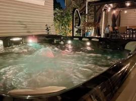 Garden Suite- Private Deck, Hot Tub & Fast WiFi, hotel em Vallejo